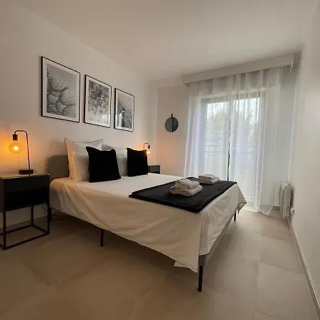 Domaine D'ahmosis, Modern 2 Bedrooms Refurbished Apartment, F3 Moderne Fraichement Renove Apartment Le Cannet