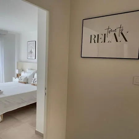 Domaine D'ahmosis, Modern 2 Bedrooms Refurbished Apartment, F3 Moderne Fraichement Renove Apartment *
