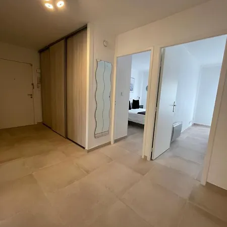 Domaine D'ahmosis, Modern 2 Bedrooms Refurbished Apartment, F3 Moderne Fraichement Renove Apartment *