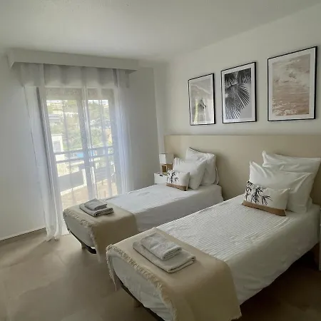 Domaine D'ahmosis, Modern 2 Bedrooms Refurbished Apartment, F3 Moderne Fraichement Renove