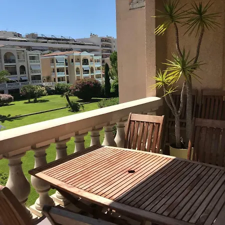Domaine D'ahmosis, Modern 2 Bedrooms Refurbished Apartment, F3 Moderne Fraichement Renove Apartment